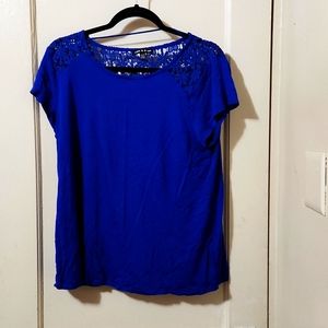 Lace shoulder blue tee